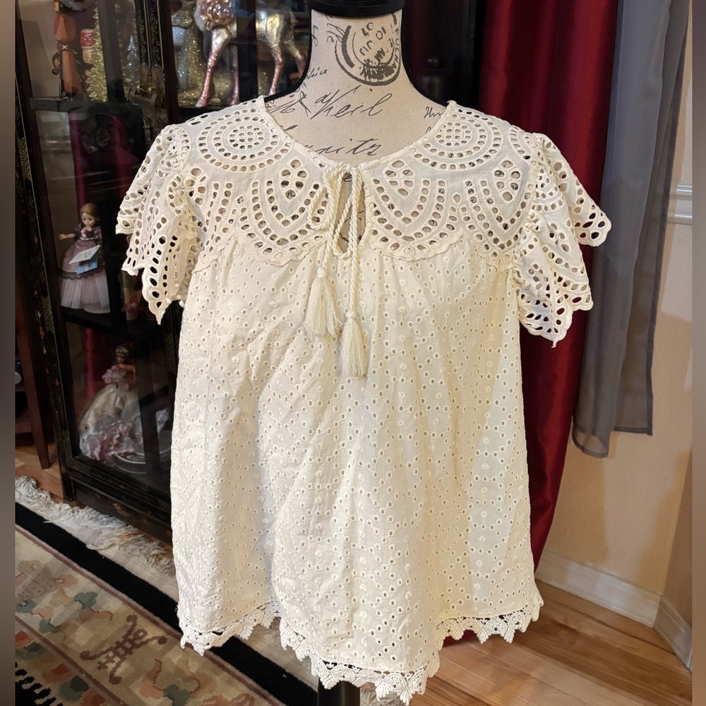 Jenniferr & Grace Cream Eyelet & Ruffled Sleeve Blouse